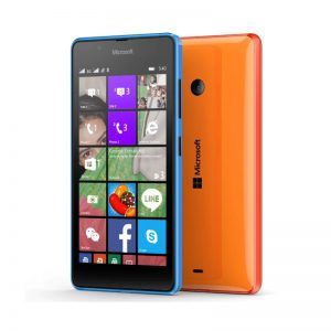 Le microsoft lumia 550 fait partie des smartphones difficiles à mettre dans une case car c'est un Windows Phone